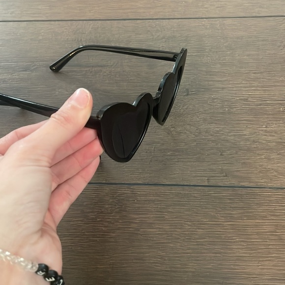 🖤black heart shaped sunglasses 🖤 THREE PAIRS - Picture 3 of 3